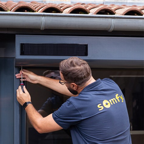 Solar shutter installer